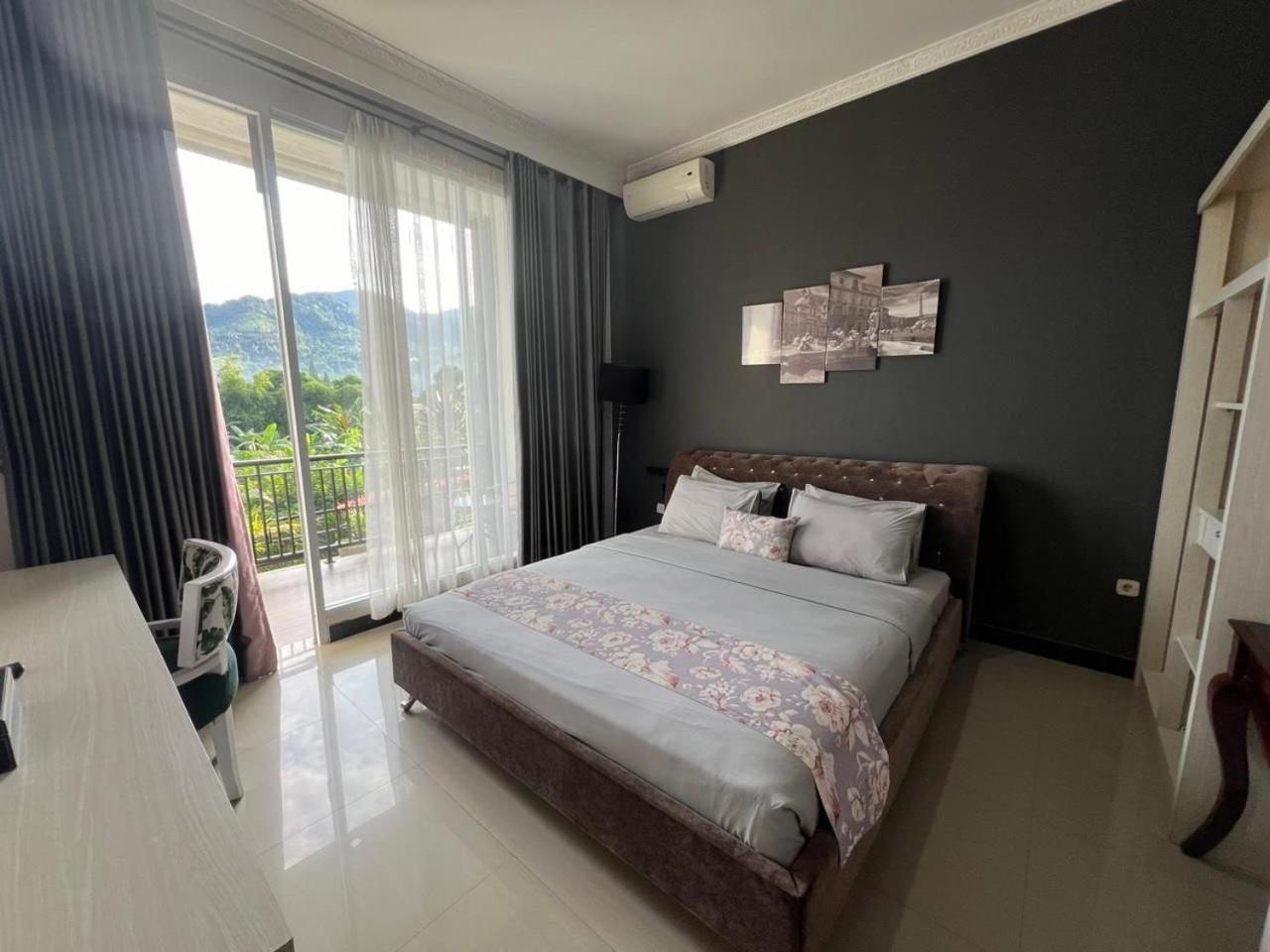 Avilla Puncak Exterior photo